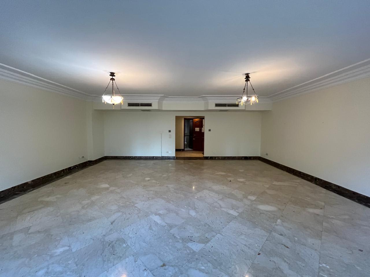 Apartment for rent in Degla – photo 2 – 300 m² | T4349