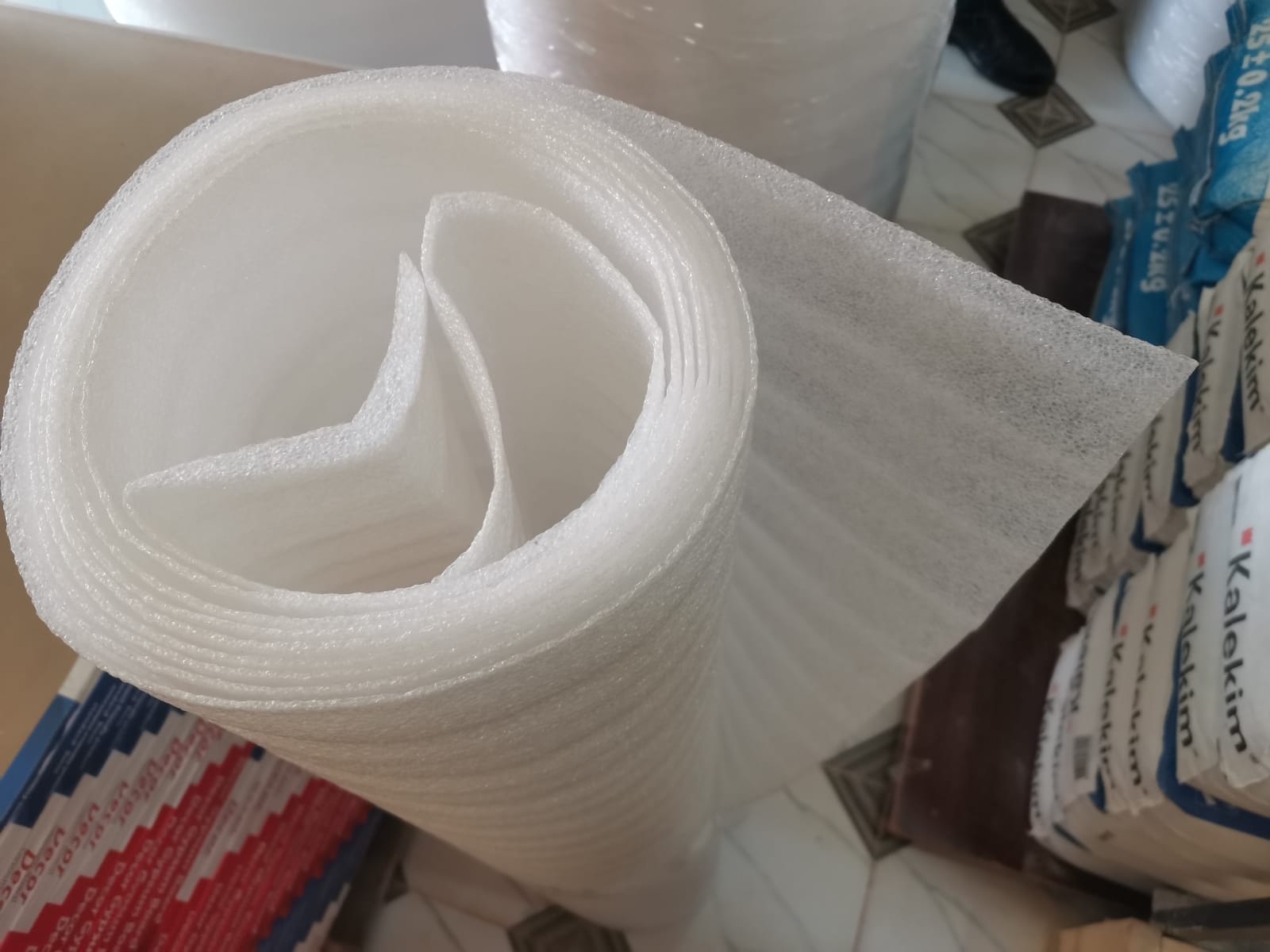 Packaging Foam 1 Meter Wide x 50 Meters Long thumbnail 2