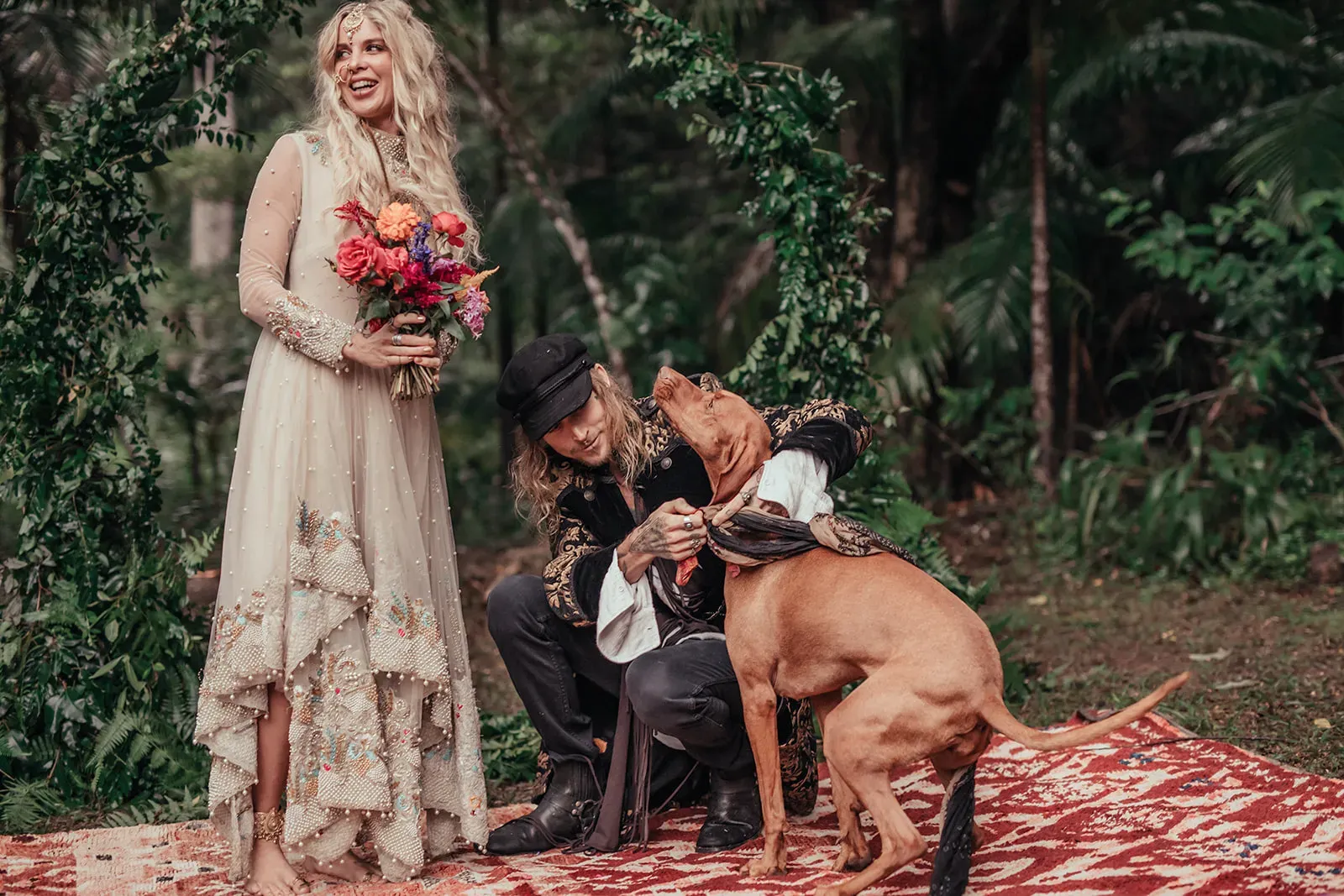 sally_mitch_real_wedding_centerpiece_carved_gold_skull_boho_luxe_wedlii_9ceea0a055