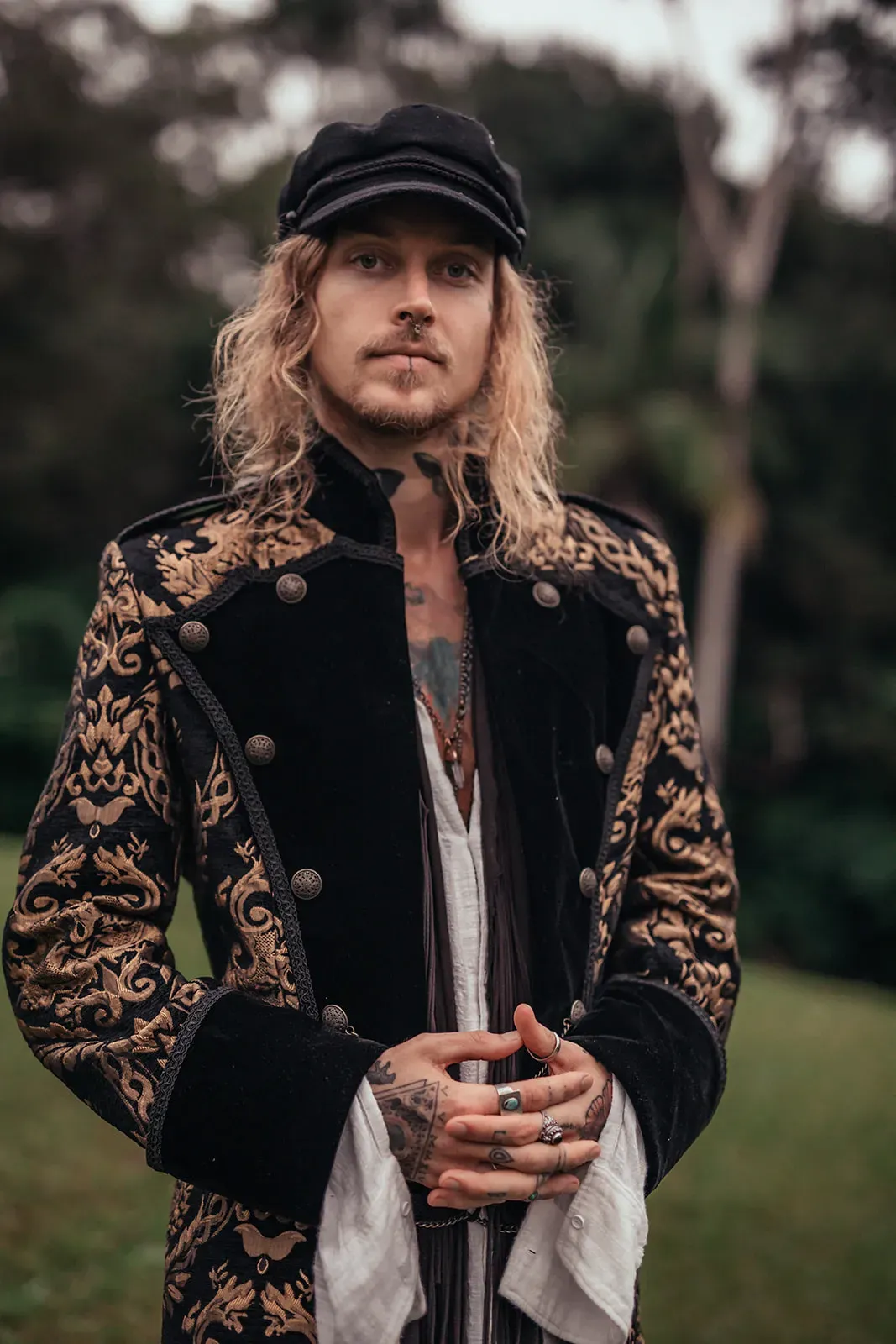 sally_mitch_real_wedding_wedding_details_gold_skull_styling_close_up_wedlii_d67f15789e