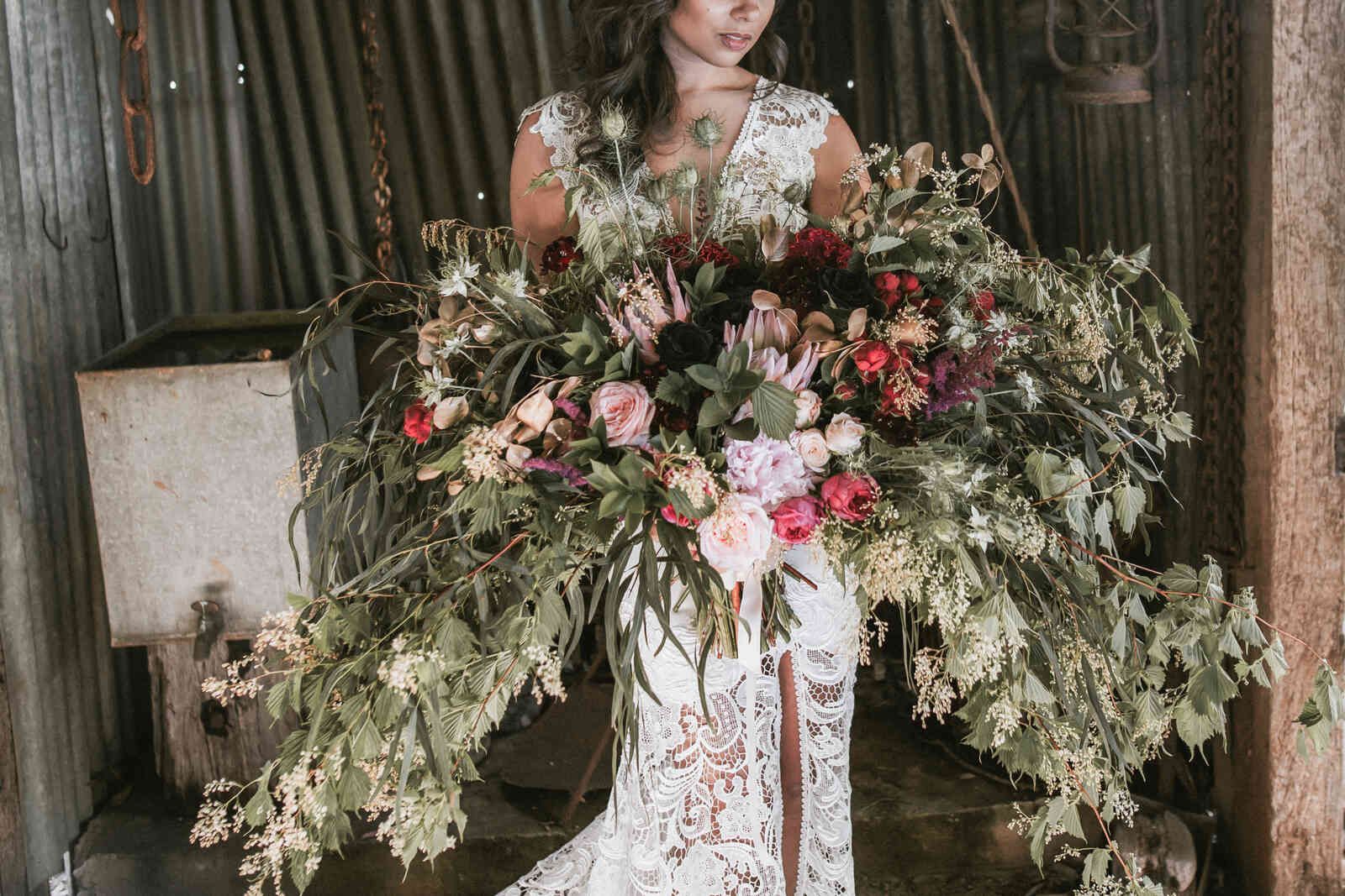 bride_large_wild_bouquet_detail_103d46e65a