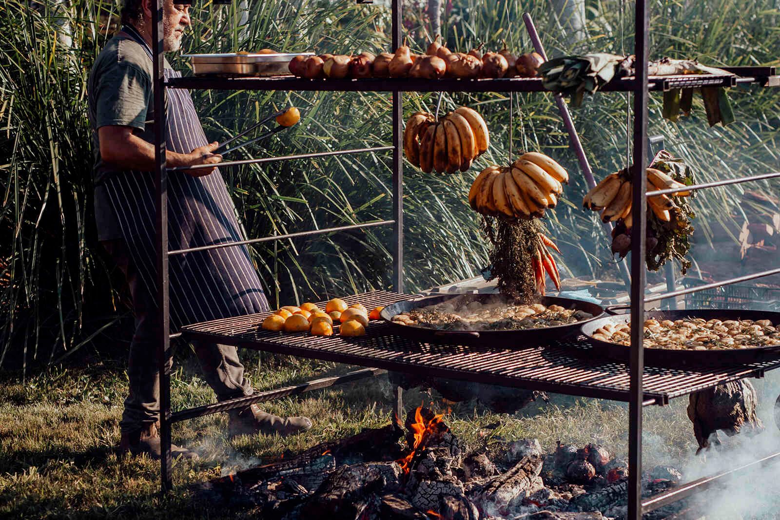 rustic_outdoor_wedding_chef_grilling_station_92431251a3
