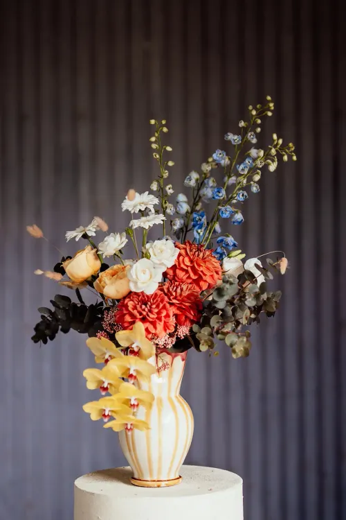 Modern wedding flowers