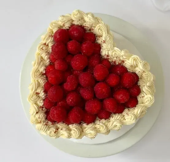 Modern & Minimal Wedding Cake cake 5