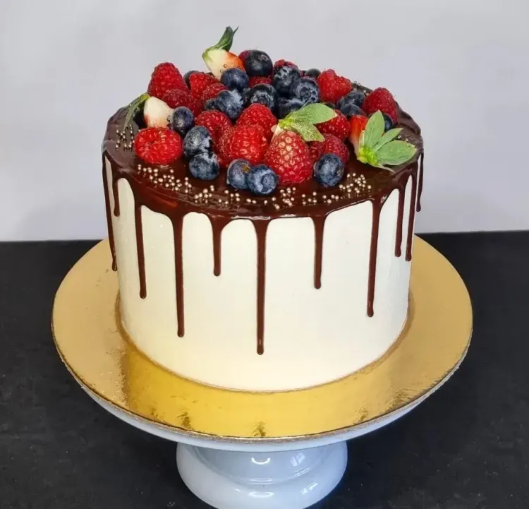 Drip Wedding Cake wedding cake