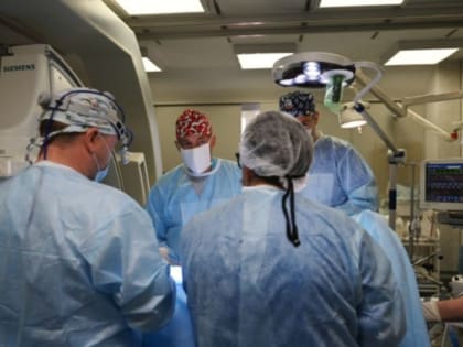 Мужчину с бугристым уплотнением в области левой щеки прооперировали в Ступино