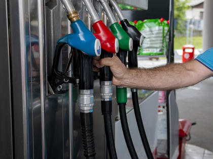 Экономист предрёк стабильность розничных цен на бензин