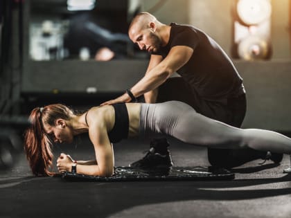 Эксперты Shape назвали три признака непрофессионального фитнес-тренера