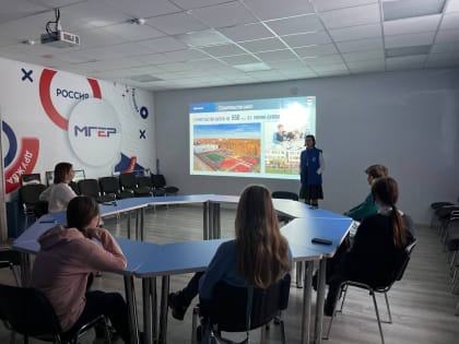 Екатерина Артемова провела встречу с Молодёжным парламентом