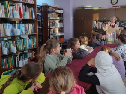 Юные колюбакинцы изготовили поделки с совами