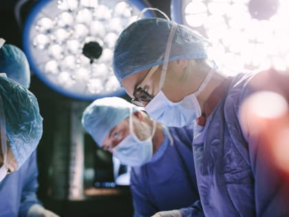 В Подмосковье врачи пришили мужчине два отпиленных болгаркой пальца