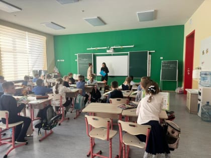 Сотрудники полиции в Павловском Посаде провели Урок мужества для первоклассников