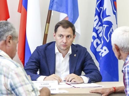 Глава округа Николай Ханин провел прием жителей теротдела Домнинский