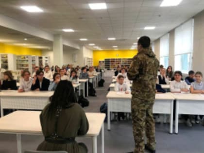 Для школьников Лобни провели уроки мужества