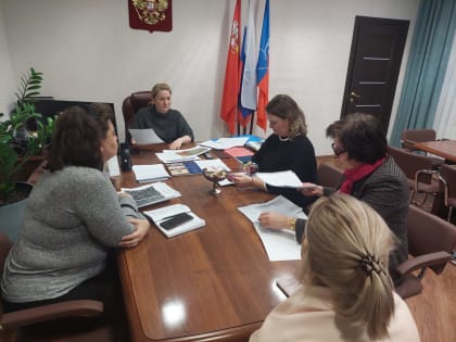 На личный приём к Председателю Совета депутатов Марии Тарасовой жители округа обращаются с самыми различными вопросами.