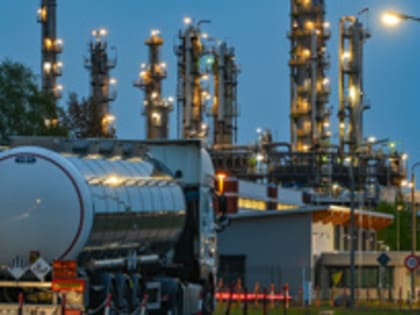 США и союзники введут два ценовых потолка на нефтепродукты из России