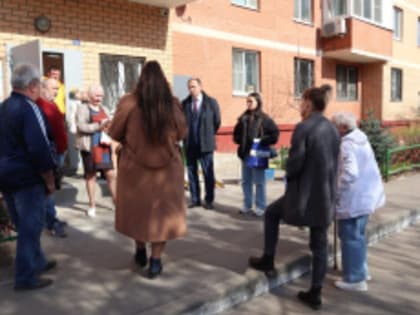 Жители Лобни вносят свои предложения в инвестпаспорта МКД