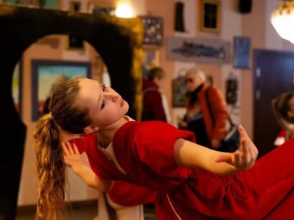 В кафе «Шоколад» открылась выставка «Замочная скважина»