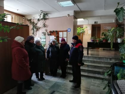 Общественные советники повторили правила поведения при пожаре