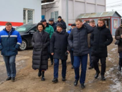 Глава Лобни посетила компанию-производителя железнодорожного транспорта