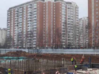 На стройплощадке нового ФОК в Лобне начались монолитные работы