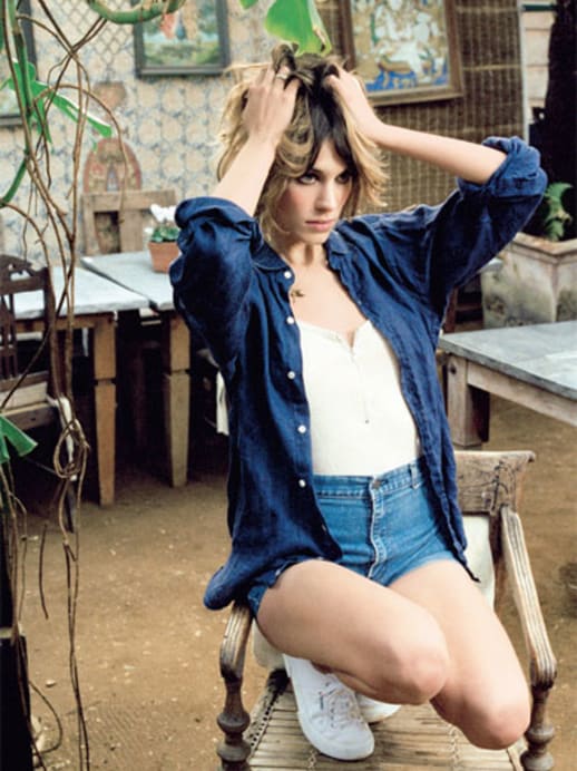 Superga – Jubilieren und brillieren mit Alexa Chung