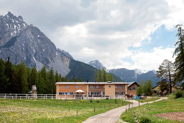 Günstig & Gut: Reitstall und Saloon San Jon in Scuol