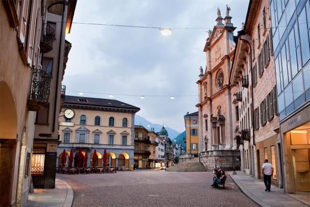 Postkarte aus dem Tessin: Bella Bellinzona