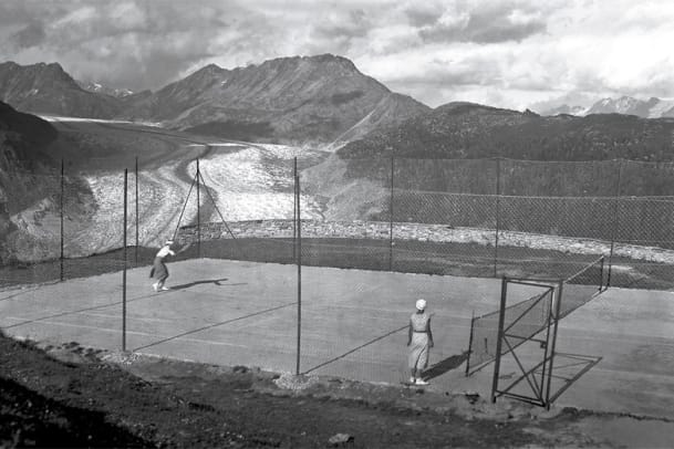Auf höchstem Niveau: Ein vergessener Tennisplatz auf 2000 Metern