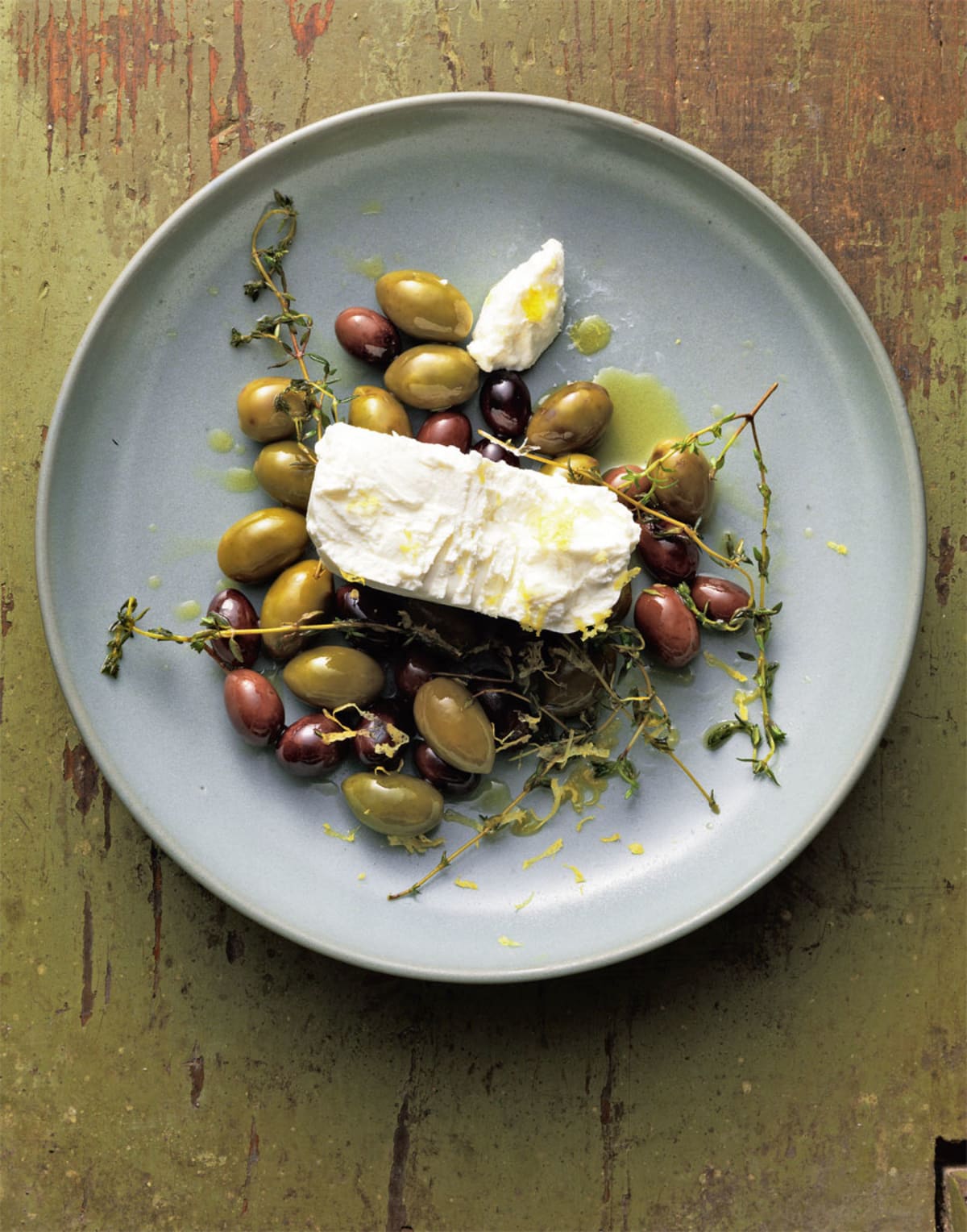 Rezept für Frischkäse mit Thymian und Oliven - Annabelle Rezept für Frischkäse mit Thymian und Oliven - Annabelle