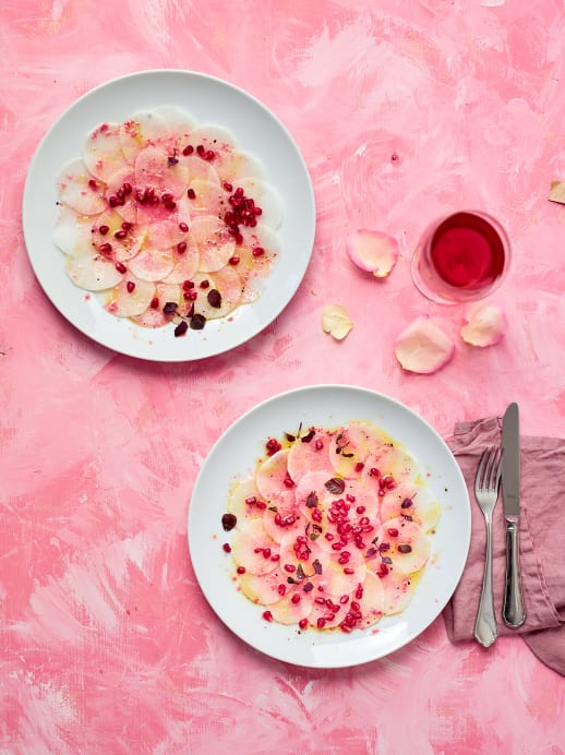 Es wird festlich: Zu Weihnachten gibt es Negroni, Rettich-Carpaccio und Trüffel-Hackbraten
