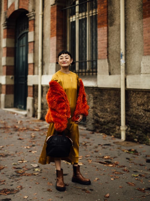 Blau machen und Berets tragen: 5 Street-Style-Trends aus Paris