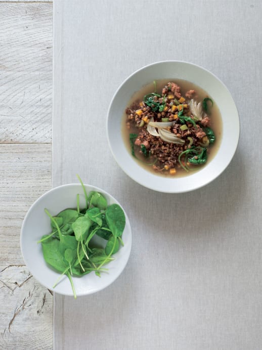 Reis-Linsen-Suppe mit Spinat