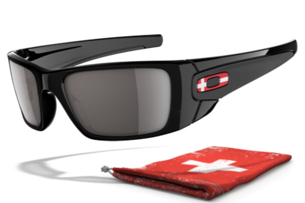 Oakley: Dezentes Brillenbekenntnis