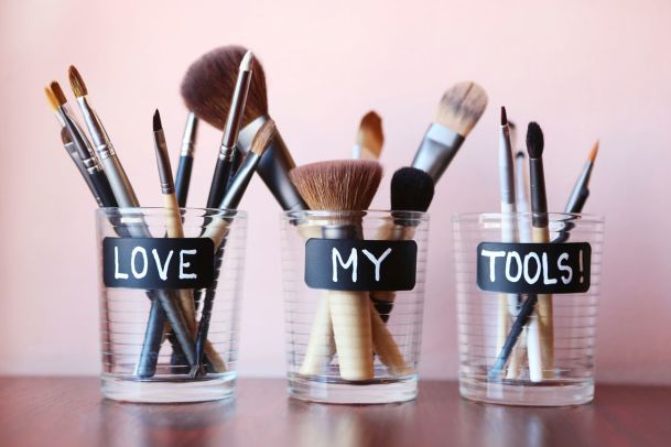 So reinigen Sie Ihre Make-up-Pinsel
