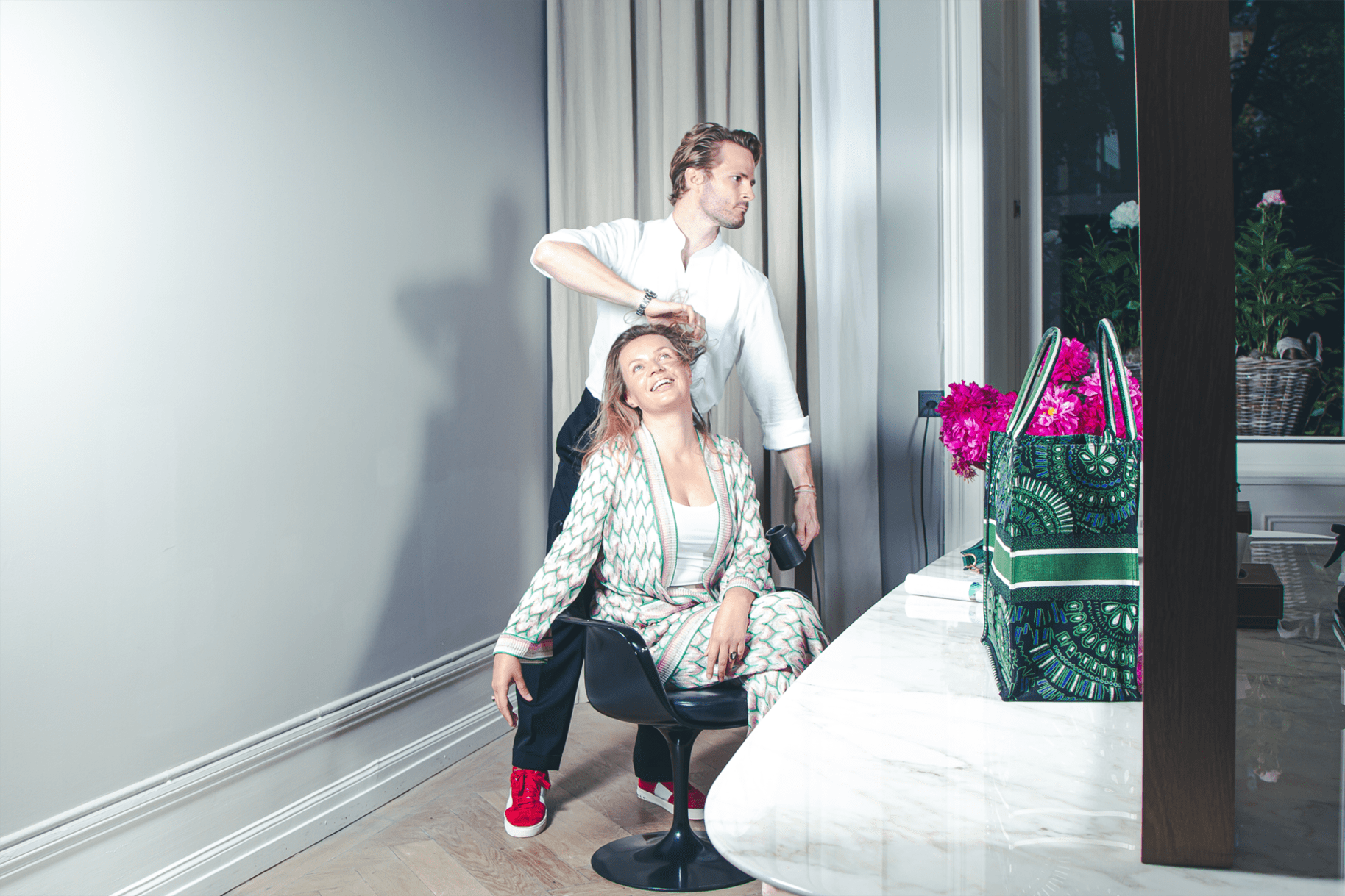 Alexandra-Kruse_by-Ariane-Pochon_Stadt-und-Stil_annabelle_Zurich_Missoni_Dior-Book-Tote_MOI-BASICS_RHC-Coiffeurs_Dyson