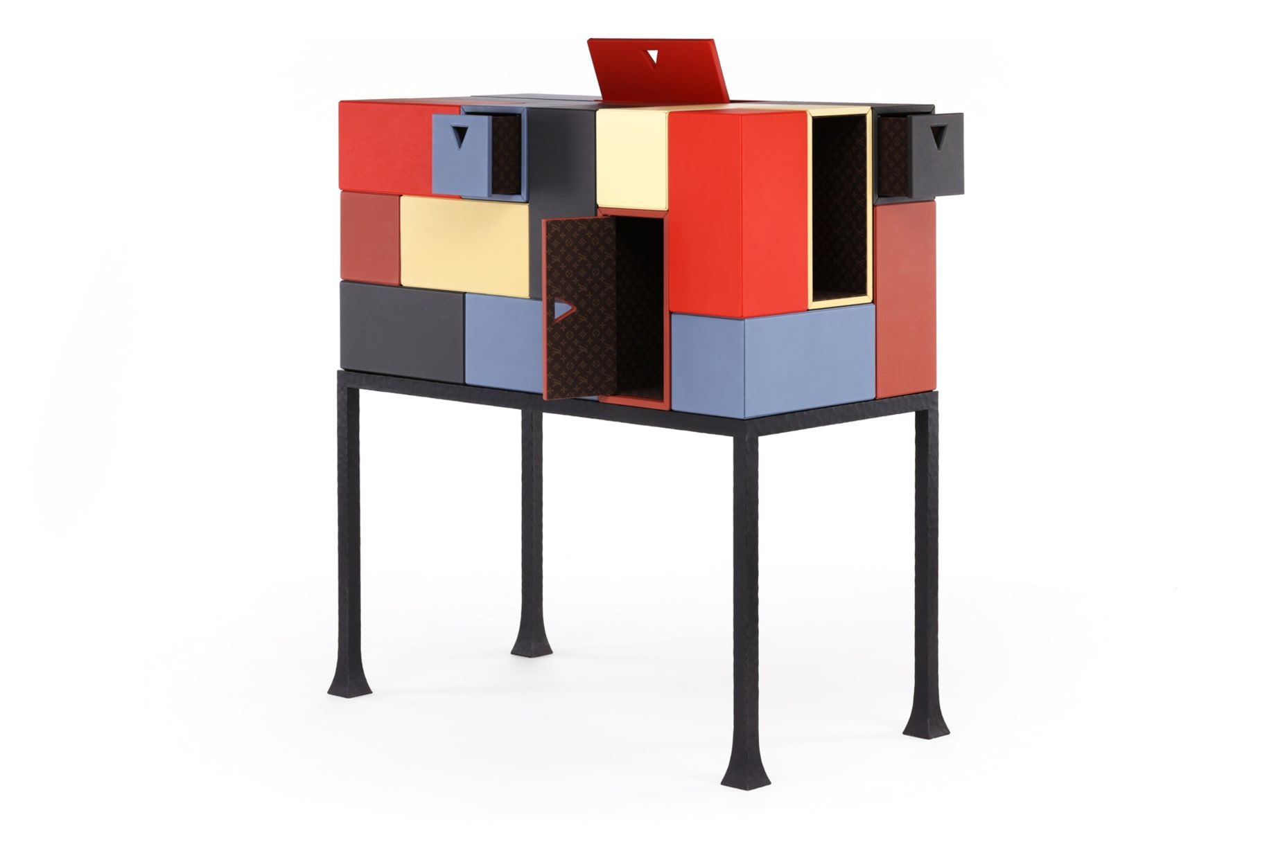 Malle_Pierre-Yovanovitch_Louis-Vuitton