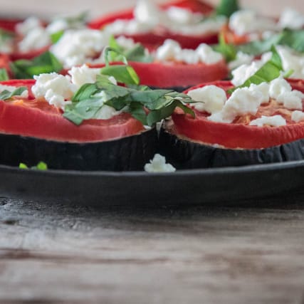 Tomaten-Auberginen-Türmchen