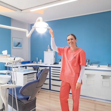 Zahnärztin Anna Tzilivaki