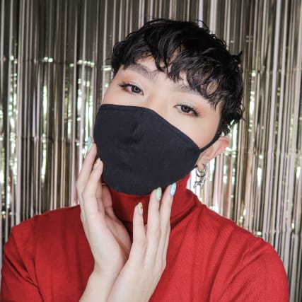 Drei schimmernde Festtagslooks zum Nachschminken