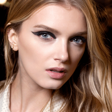 Im Herbst unverzichtbar: Der Lidstrich