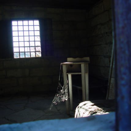 Mit einem Kleinkind im Knast zu landen?