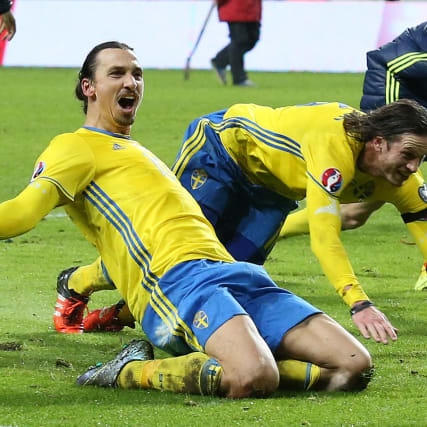 Ein König, ein Rotschopf, ein Faschist und ein gestürzter Meister