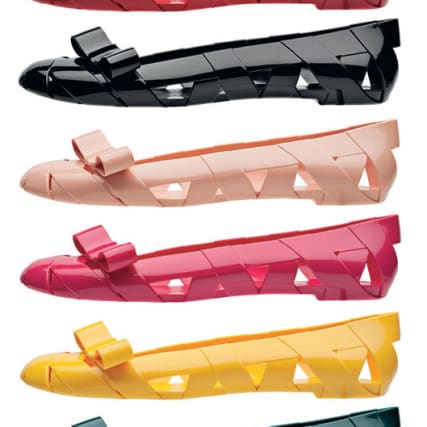 Design am Fuss mit Moschino