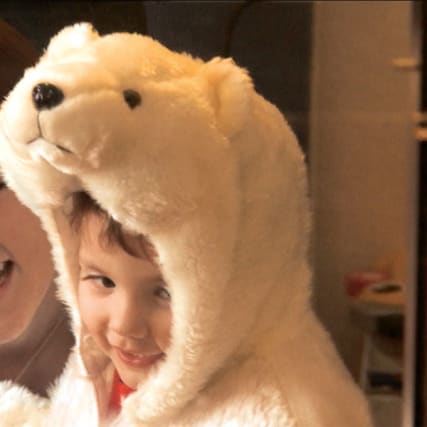 Mit dem Bauch durch die Wand - Kinder kriegen Kinder