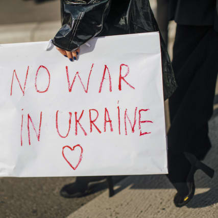 Fashion Weekly: Wenn sich die Fashion Weeks wie ein Paralleluniversum anfühlen