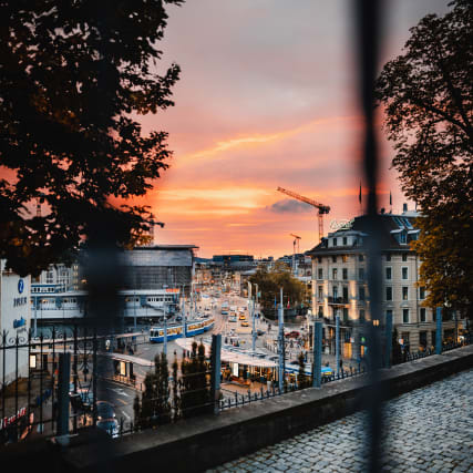 Geschlechterneutrale Stadtplanung – Wird auf die Bedürfnisse der Bewohnerinnen Rücksicht genommen? 