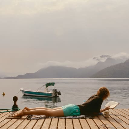 Lesestoff für den Sommer: Diese Bücher lesen wir in der Badi
