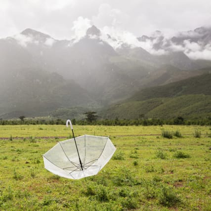 Andrea Strotz betreibt die letzte Schweizer Schirmfabrik: 