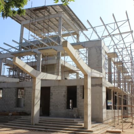 Neues aus Tansania: Der Fortschritt des Baus der Baobab-Geburtsklinik